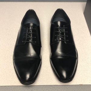 LIKE NEW: 9.5 Joseph Abboud dress shoes with Box